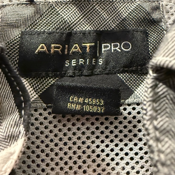 Ariat Pro Series Button Down - Picture 4 of 9